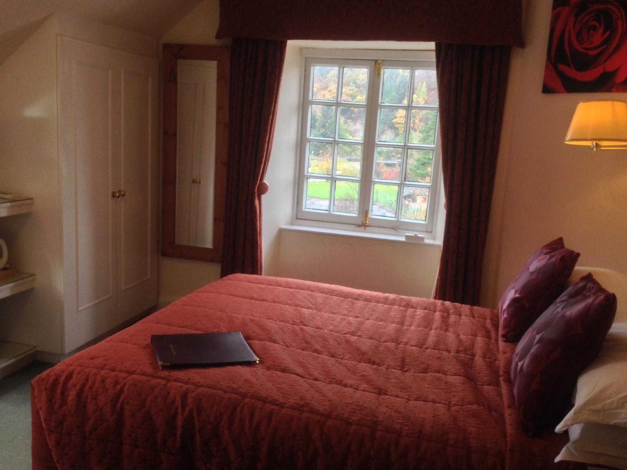 Highlander Inn Craigellachie Room photo